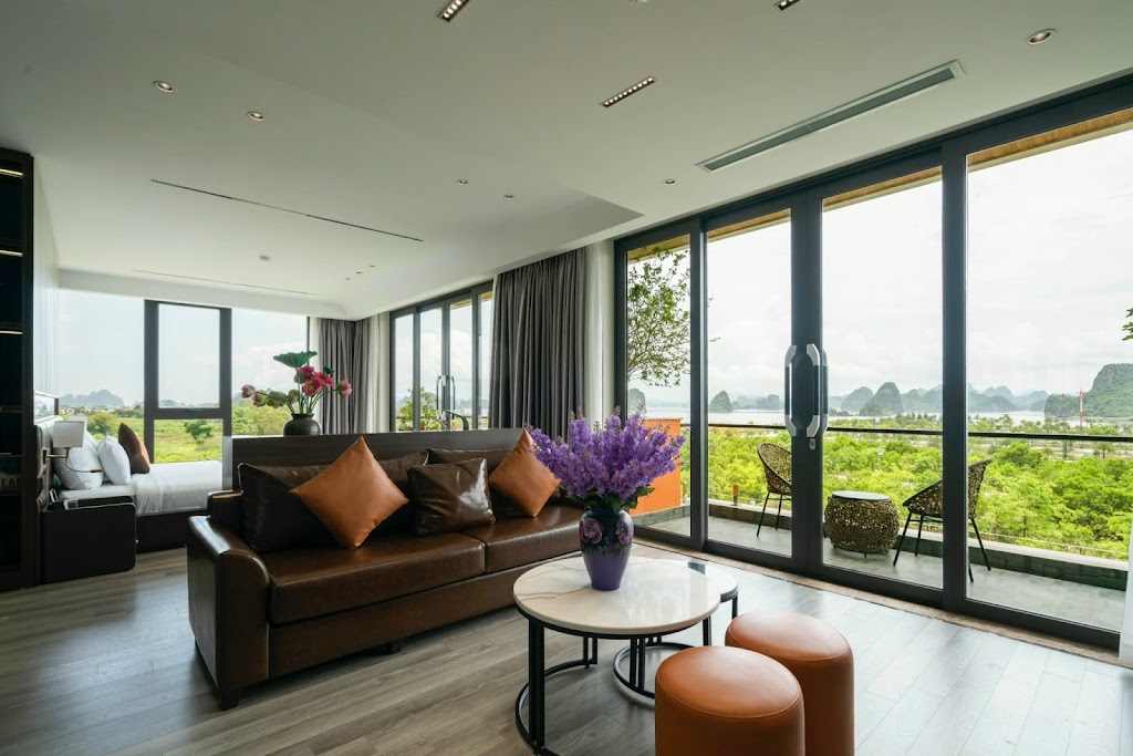 RuBy Hotel Van Don