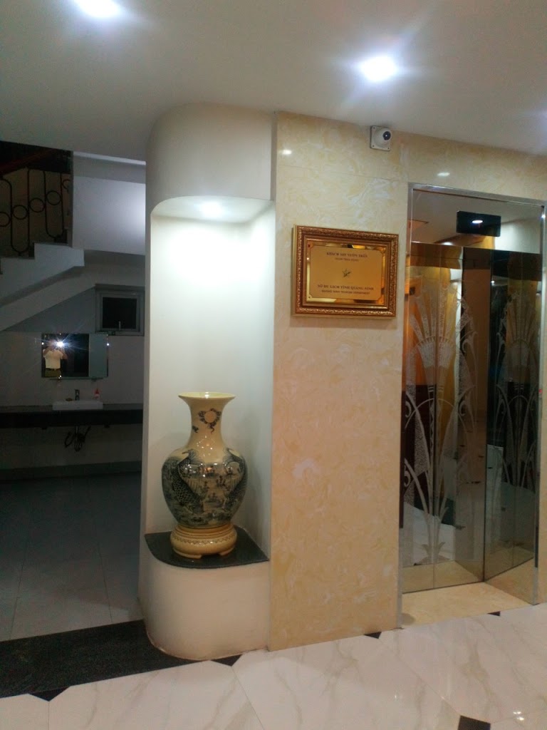 Vườn Trần Hotel