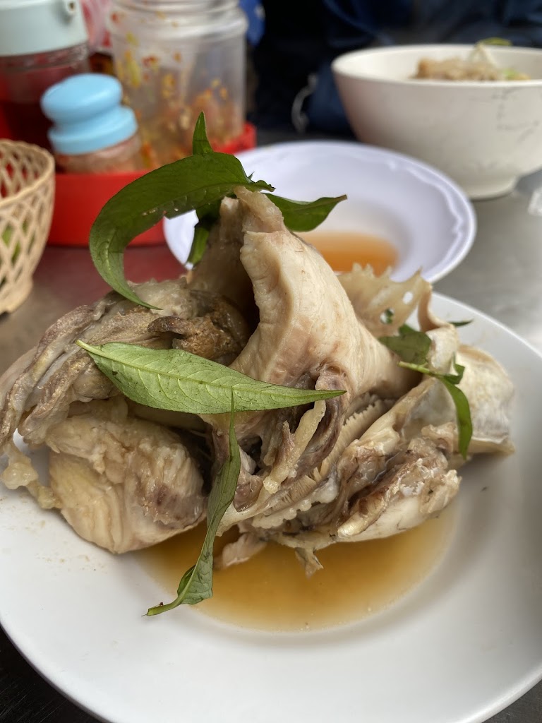 Bún nước lèo, bì Phượng
