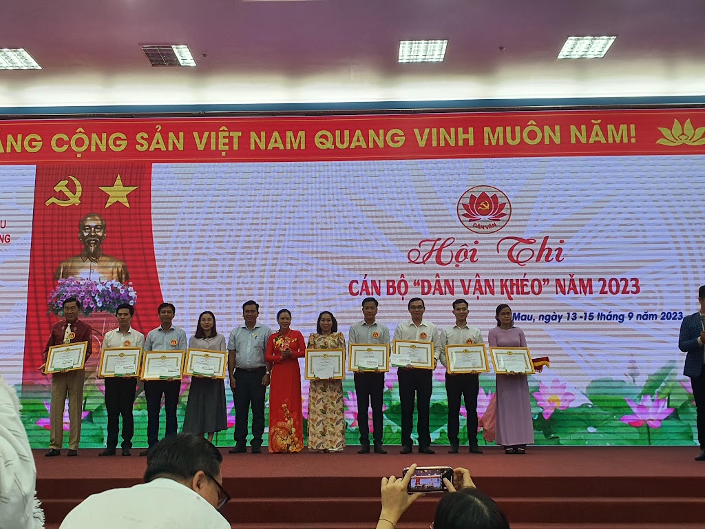 Cafe Sao Kim Và Tòa nhà VNPT