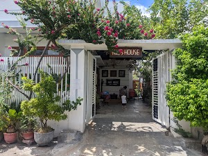 Nai's House