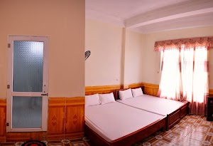 Nhà Hàng, Nhà Nghỉ Khải Hoàn