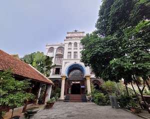 Khách sạn Thập Tám