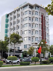 GREEN HOTEL