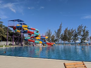 Resort Con Gà Vàng