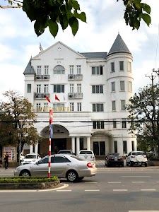 White Palace Hotel