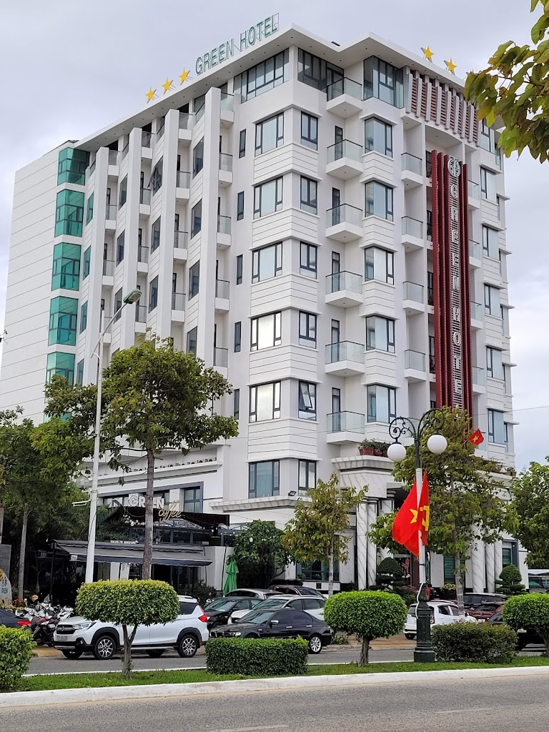 GREEN HOTEL