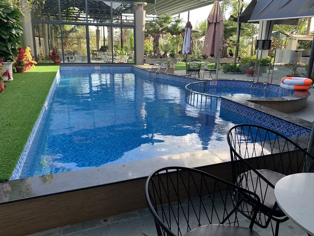GREEN HOTEL