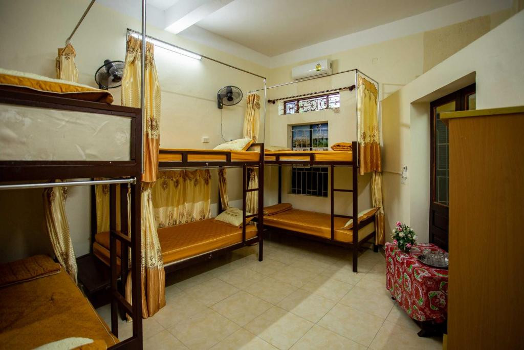 Hoa Lu Family Stay