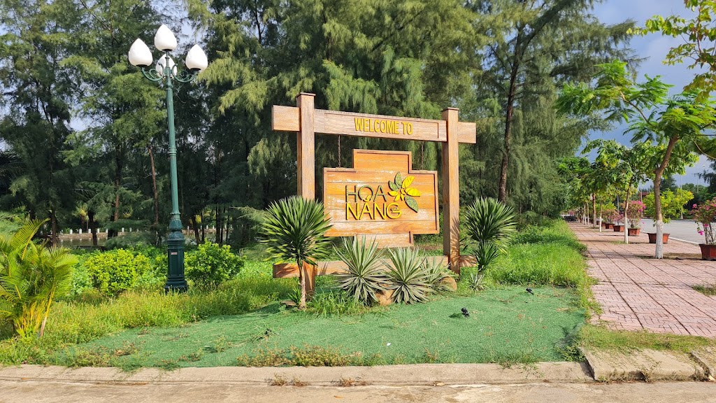 Hoa Nắng Camping Beach