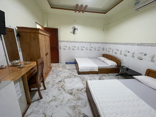 Khách Sạn Cẩm Hà