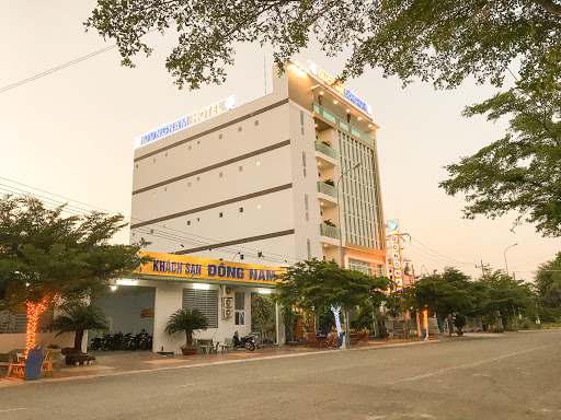 Khách Sạn Đông Nam