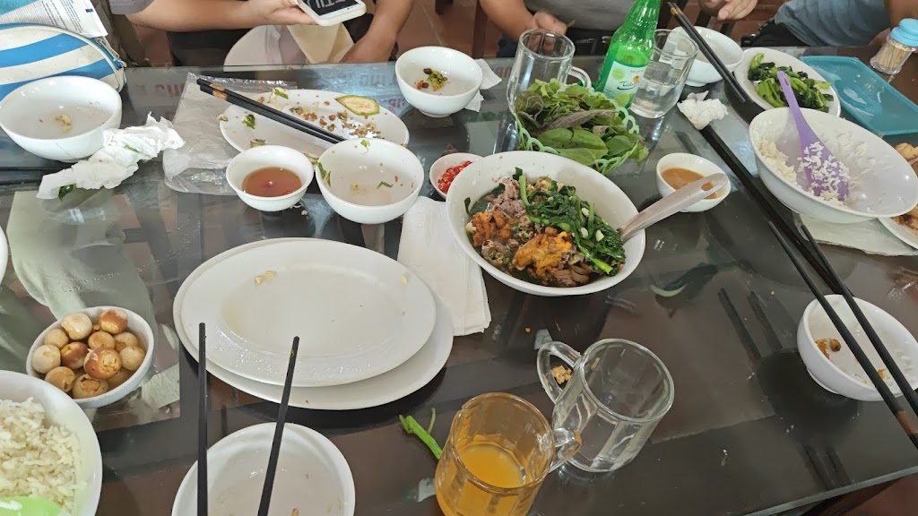 Khách Sạn và Nhà Hàng Hồ Núi Đính