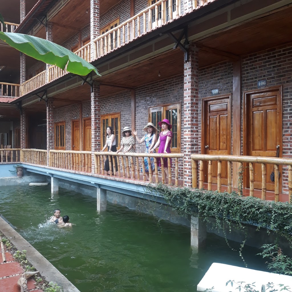 Khách Sạn và Nhà Hàng Hồ Núi Đính