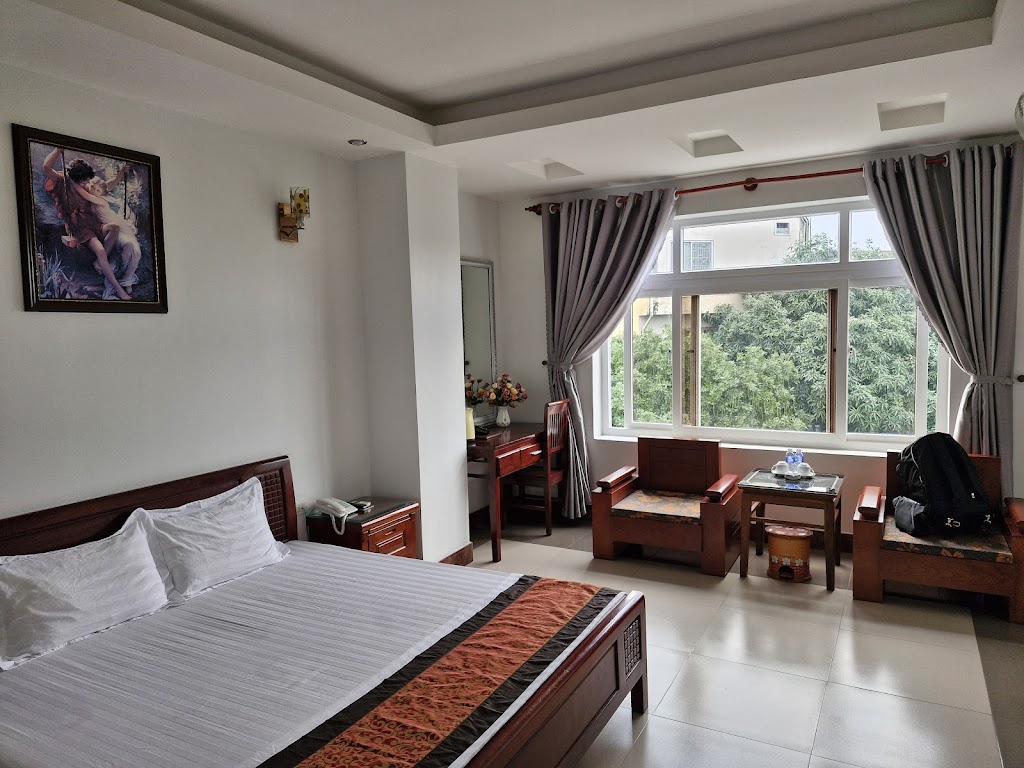 Khách sạn Cẩm Lai