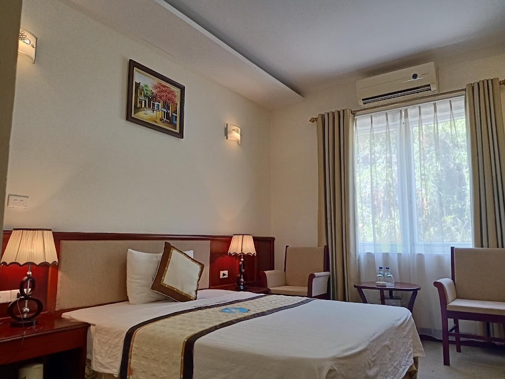 Khách sạn Hoà Bình