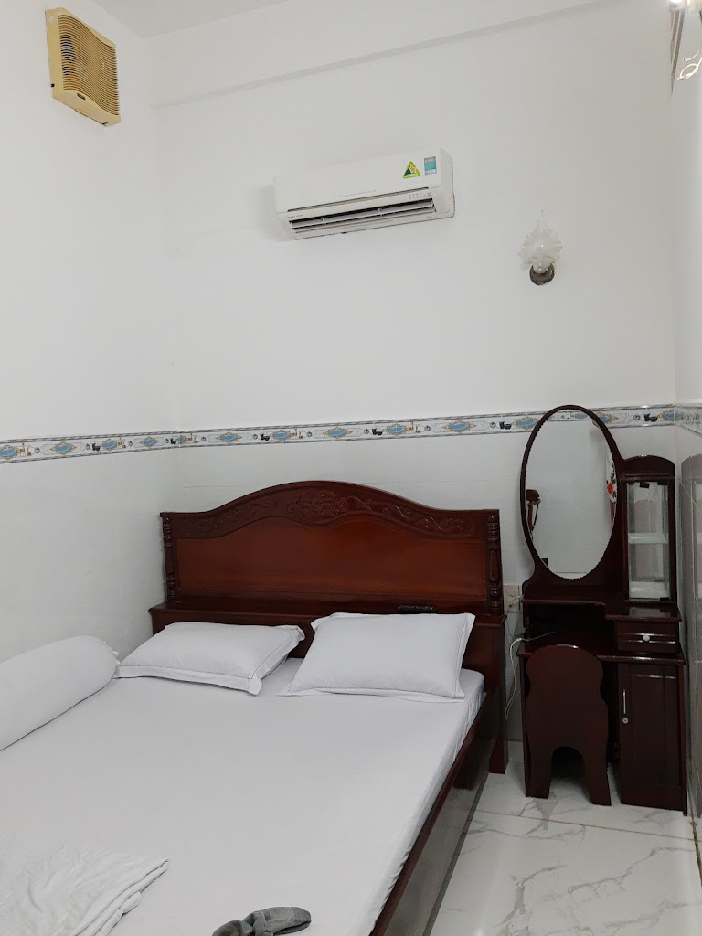 Khách sạn Huỳnh Như 1