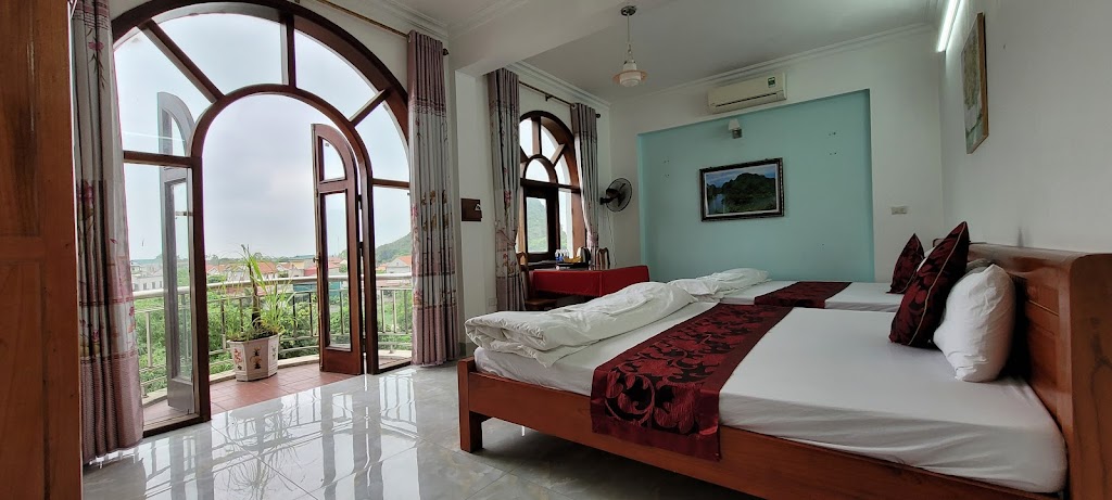 Khách sạn Thập Tám