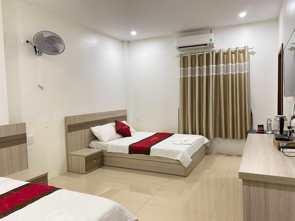 Khách sạn hoàng thuỳ