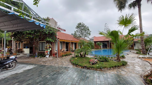 Lãng Khanh Hostel & Restaurant