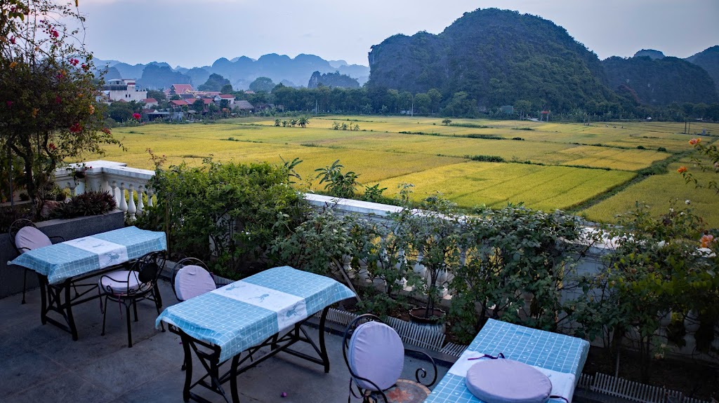 Liberty Hall Tam Coc Hotel & Villa