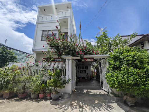 Nai’s House