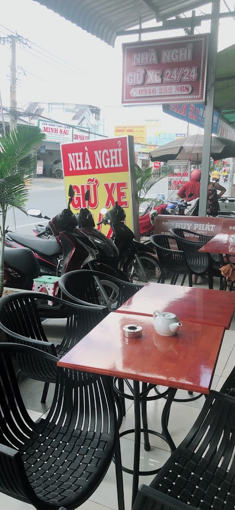 Nhà Nghỉ 100