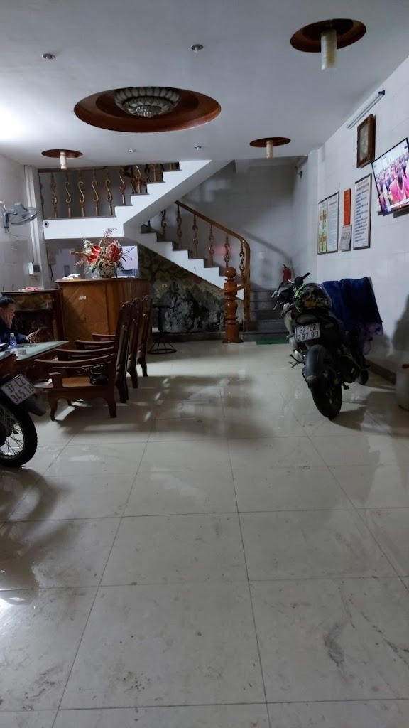Nhà nghỉ Hoàng Tuấn