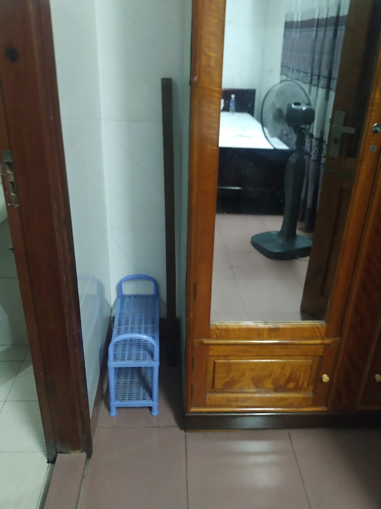 Nhà nghỉ Hoàng Tuấn