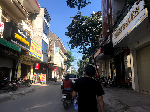 Nhà nghỉ Hoàng Tuấn