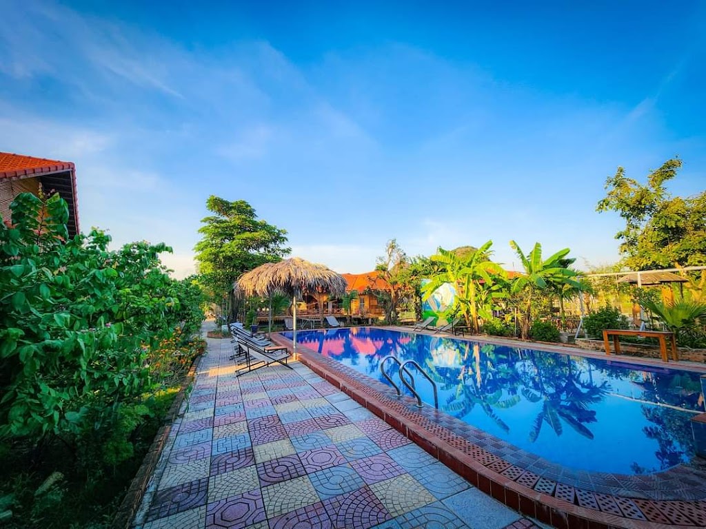 Quỳnh Trang Happy Homestay & Restaurant