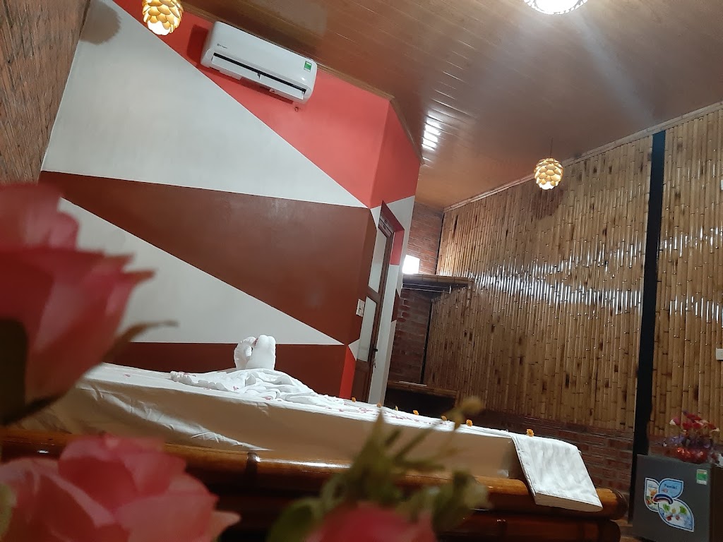 Quỳnh Trang Happy Homestay & Restaurant