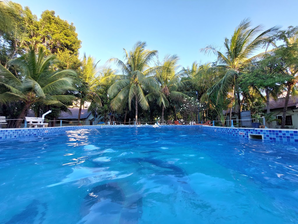 Resort Con Gà Vàng